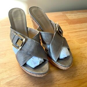 Stuart Weitzman Women’s S6 gold espadrille, slide, wedge sandals w/ gold buckle